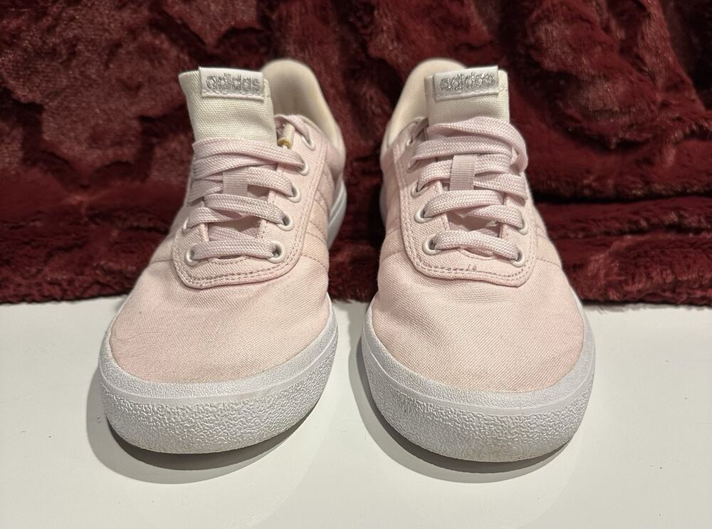 ADIDAS Vulc RAID3R Women 7.5 Pink Skateboarding Shoes Low Top Sneaker Streetwear